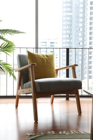 Apartment | Living room | Flat-screen TV