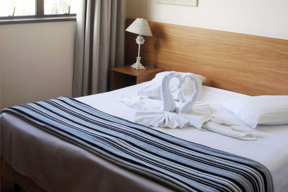 Standard Double Room | Minibar, desk, bed sheets