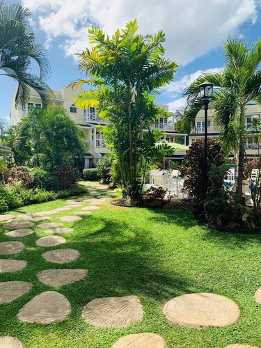 Luxury spacious condo in the heart of it all