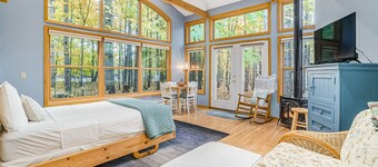 Maison paisible pour chiens avec poêle à bois et barbecue à gaz privé - près de la montagne