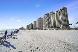 Appart'hôtel, 5 chambres | Plage