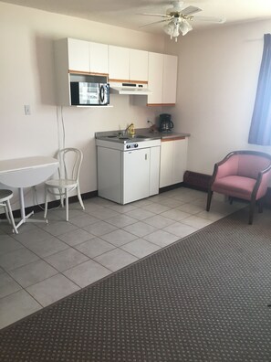 Cortinas blackout, tabla de planchar con plancha y wifi gratis 