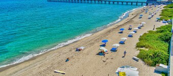 Cute & modern studio apartment with prime location in downtown Lake Worth Beach!