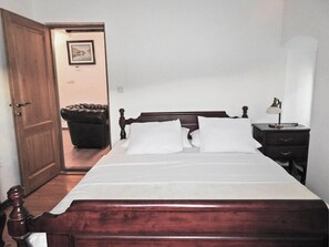 Family Apartment | Desk, laptop workspace, soundproofing, iron/ironing board - Villa Begovic (Klinci)