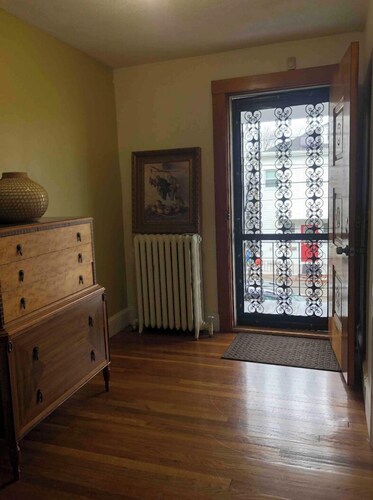 3 bedrooms Apt. Minutes from downtown Boston