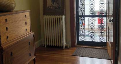 3 bedrooms Apt. Minutes from downtown Boston