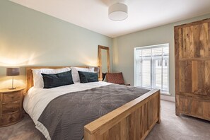 7 bedrooms, desk, iron/ironing board, free WiFi