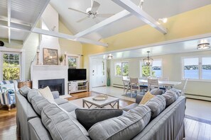 Smart TV, fireplace, DVD player, ping pong