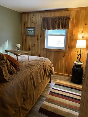 3 bedrooms, iron/ironing board, free WiFi, bed sheets - Adirondack Escape on the Great Sacandaga Lake (Hadley)