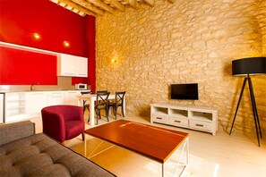 TV - PETIT PALS - CADAQUES (Pals)