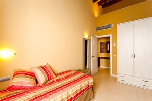 1 bedroom, free WiFi, bed sheets - PETIT PALS - CADAQUES (Pals)