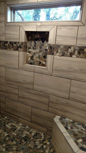 Combined shower/bathtub