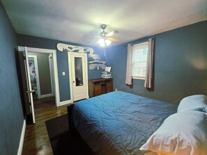 2 bedrooms, iron/ironing board, free WiFi, bed sheets