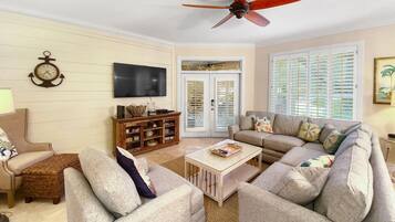 Townhome, 3 Bedrooms | Living room
