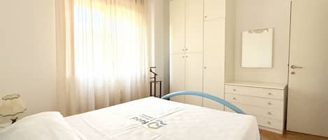 2 bedrooms, bed sheets