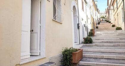N141 - Numana, delightful two-room apartment along the famous Costarella