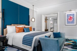 Minibar, in-room safe, desk, laptop workspace