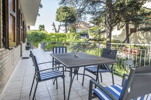 Outdoor dining - M261 - Marcelli, renovated three-room apartment with sea view terrace pt (Marcelli)