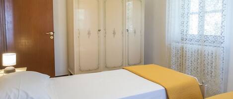 3 室のベッドルーム、ベッドシーツ