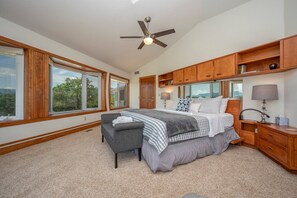 5 habitaciones, tabla de planchar con plancha, wifi y ropa de cama 