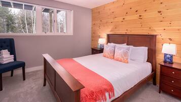 Chalet, 3 kamar tidur | 3 kamar tidur, meja kerja, dan ruang kerja ramah laptop