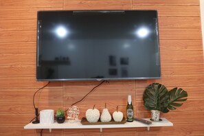 Television - Balai Amigo Panglao Apartment (Dauis)