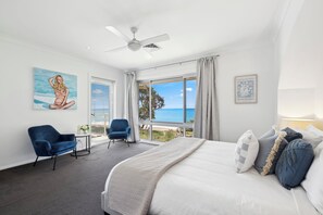 5 bedrooms, iron/ironing board, free WiFi, bed sheets - Captain's Quarters Absolute Beachfront Pool Pets (Sapphire Beach)