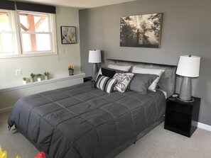 1 bedroom, desk, free WiFi, bed sheets - Spacious suite with private patio, minutes from DC / DCA (Arlington)