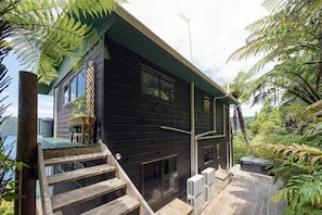 Exterior - Fantastic Lake and Mountain views with Spa Pool (Rotorua)