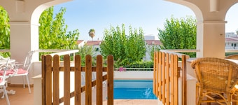 Villa Beatriz with Sea View, Wi-Fi, Garden, Terrace & Pool; Parking Available