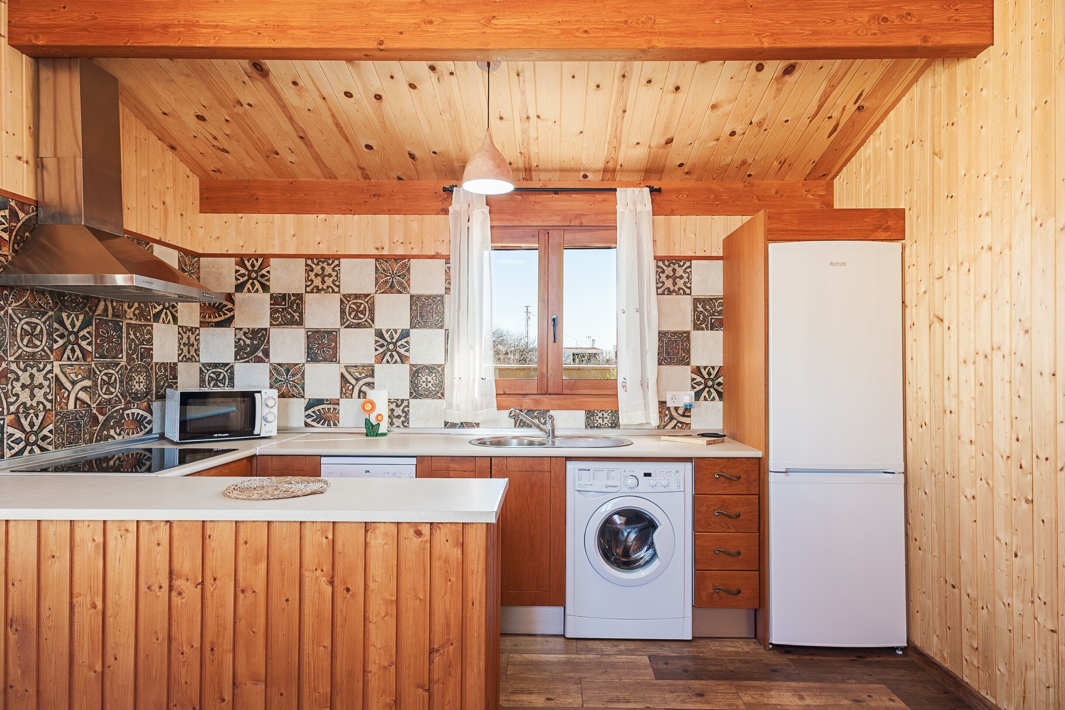 Refrigerador, microondas, horno, placa de cocina