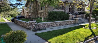 Downtown charmer(basement apartment) w/ private attached garage. Dog allowed..