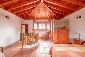 4 chambres, fer et planche à repasser, Wi-Fi gratuit, draps fournis