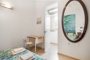 3 chambres, fer et planche à repasser, Wi-Fi gratuit, draps fournis