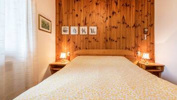 2 chambres, fer et planche Ă repasser, Wi-Fi gratuit, draps fournis