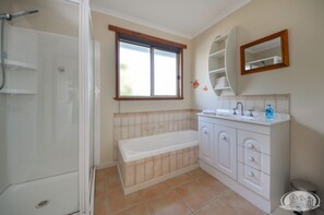 Shower, towels