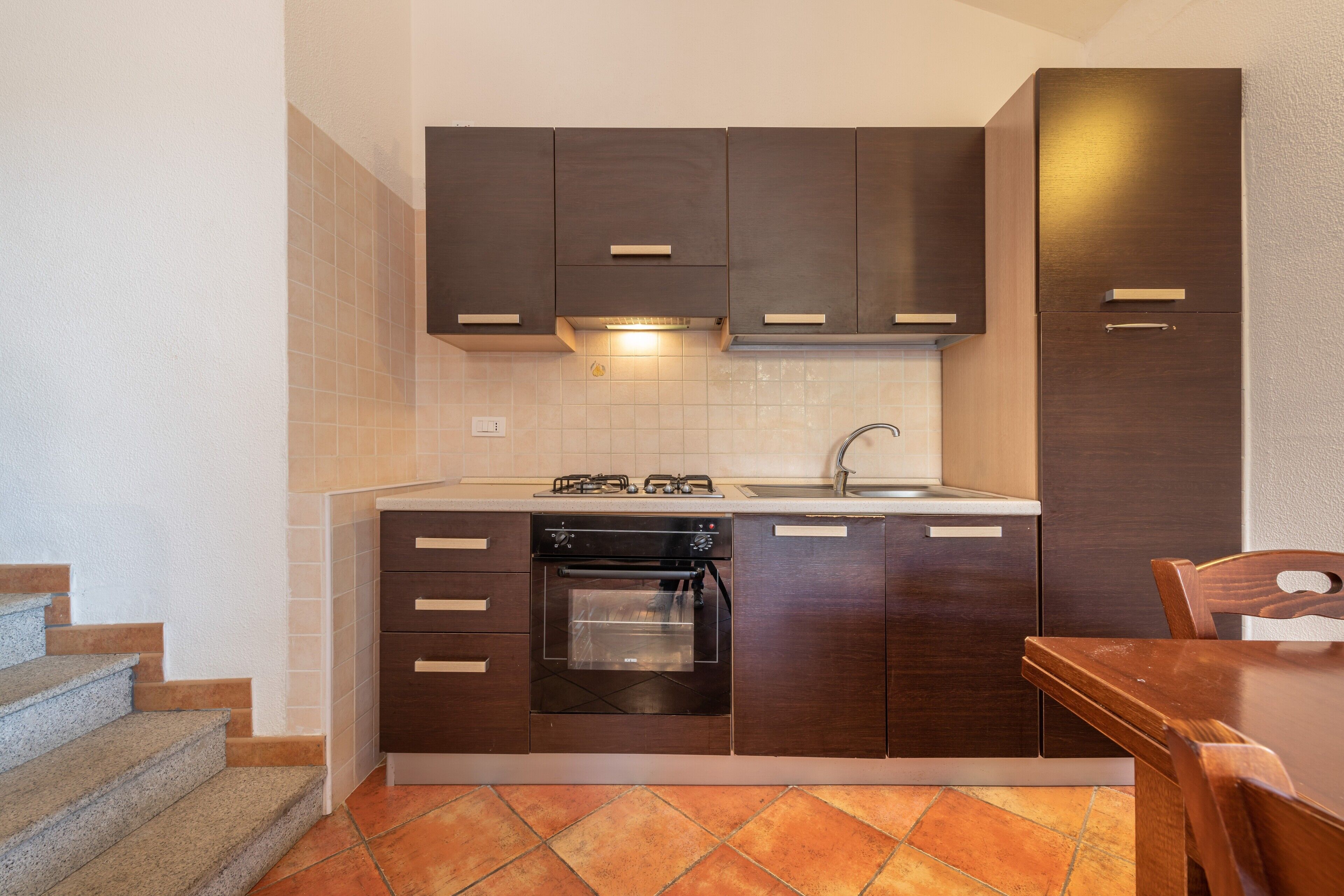 Réfrigérateur, four, plaque de cuisson