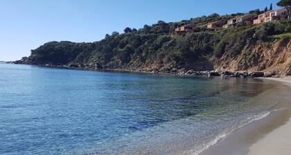 Sea View House Near the Beach – Casa Accu is Prezzus F