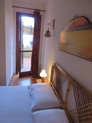 2 bedrooms, bed sheets