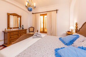 3 bedrooms, iron/ironing board, free WiFi, bed sheets