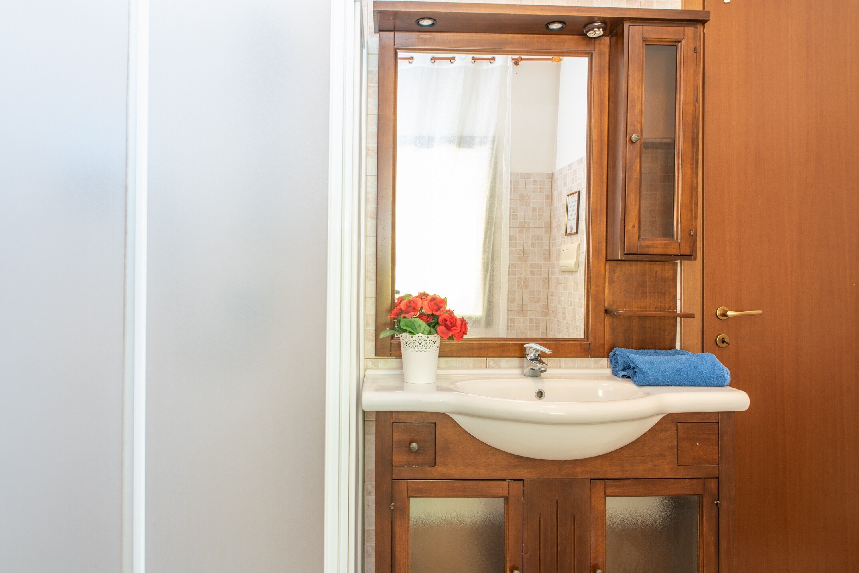 Bathtub, hair dryer, towels