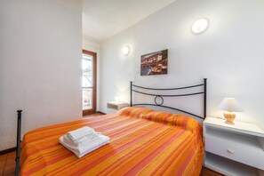 2 bedrooms, bed sheets