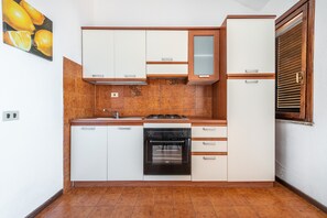 Fridge, oven, stovetop, highchair