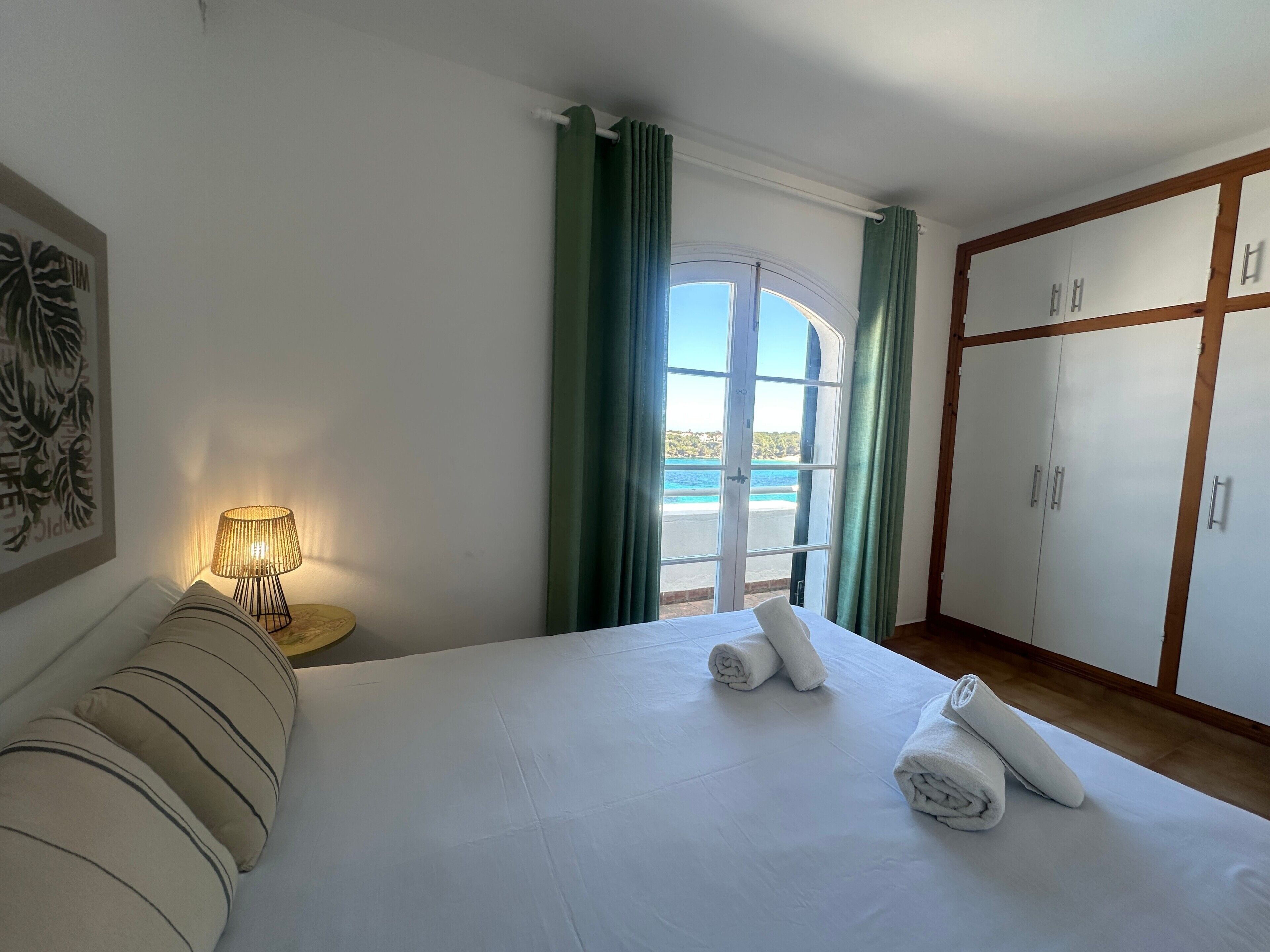 1 dormitorio, tabla de planchar con plancha, wifi gratis y ropa de cama