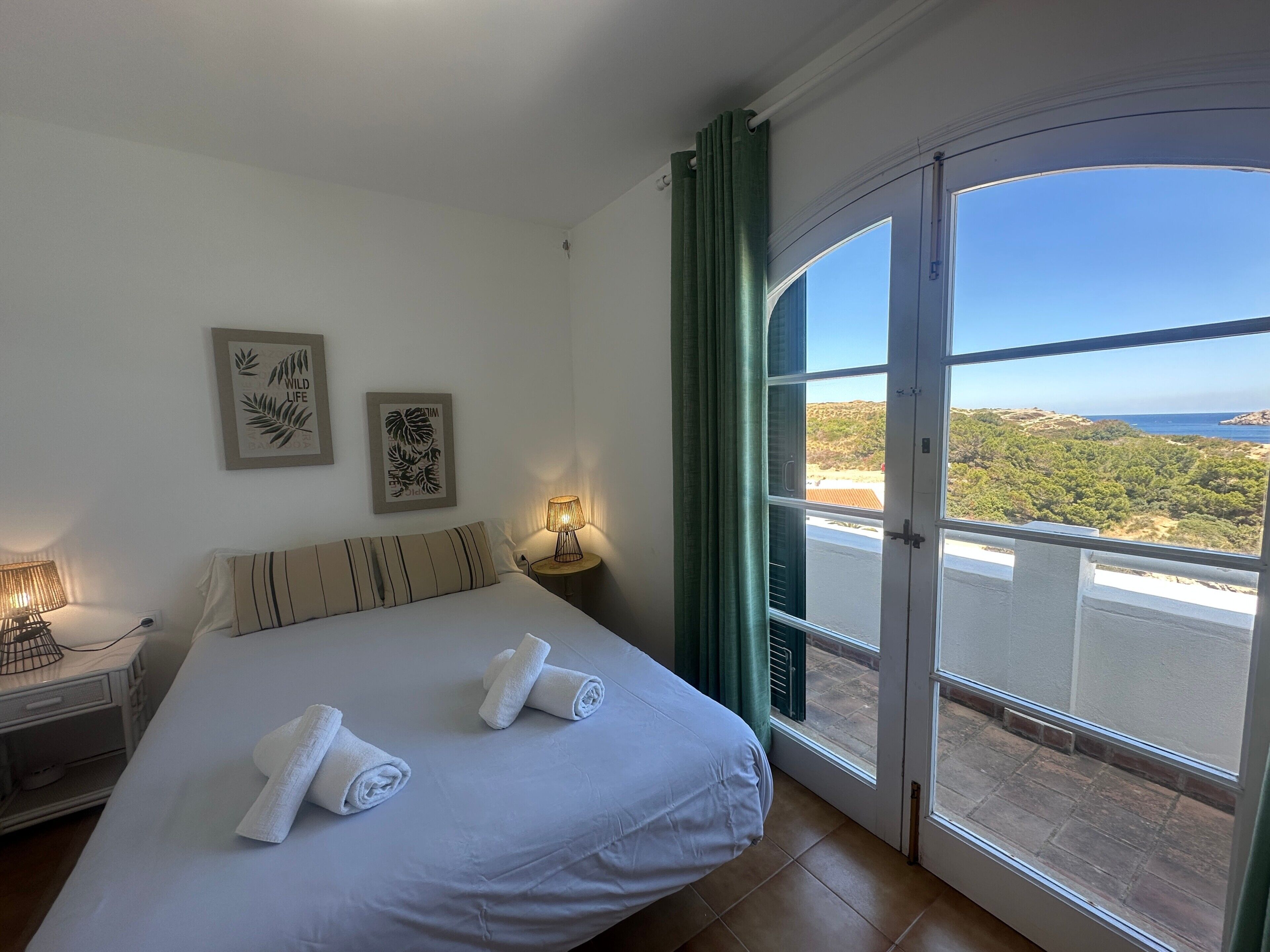 1 dormitorio, tabla de planchar con plancha, wifi gratis y ropa de cama