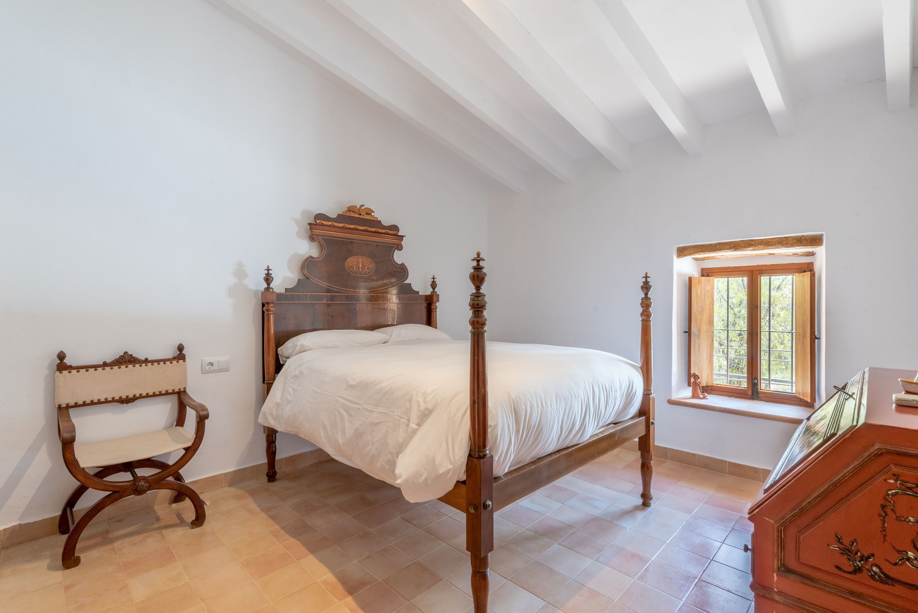 3 slaapkamers, een strijkplank/strijkijzer, gratis wifi, beddengoed