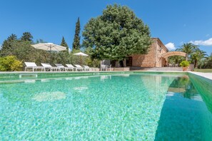 Pool - Secluded Villa with Pool, Wi-Fi, Air Conditioning and Terrace; Parking available (Alaró)