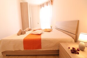 2 bedrooms, iron/ironing board, WiFi, bed sheets - Casa Vacanze "Nicole" with Balcony and Perfect Location (Otranto)