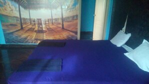 Kamar Deluks | Meja kerja, tirai kedap cahaya, kedap suara, dan Wi-Fi gratis