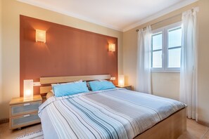 2 Schlafzimmer, Bügeleisen/Bügelbrett, kostenloses WLAN, Bettwäsche